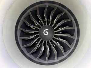 TAROM preia de la Seattle primul Boeing 737 MAX din flotă. Aeronava poartă numele „Mircea Lucescu”