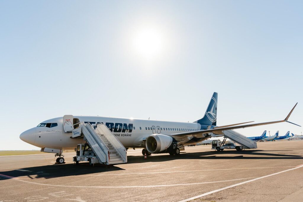 Boeing 737 MAX „Ivan Patzaichin” a intrat în flota TAROM cu un zbor inaugural București – Chișinău